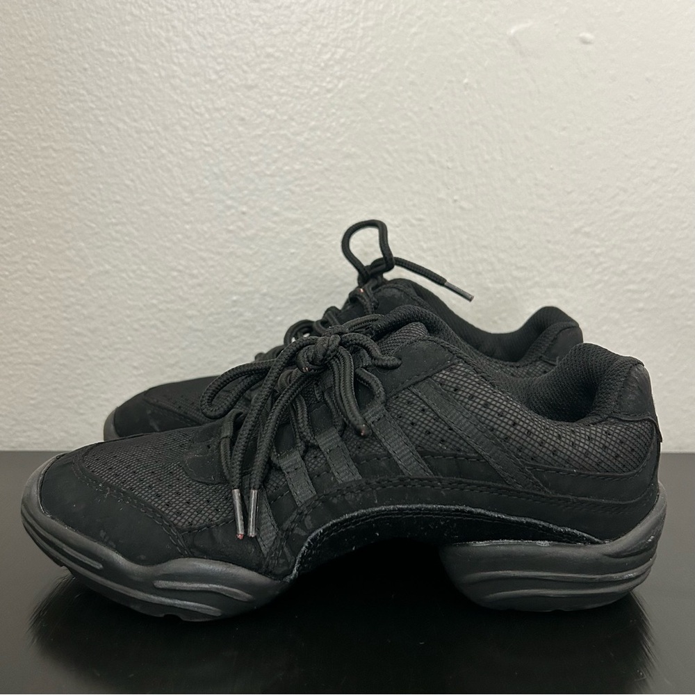 Capezio DS24 Rockit Dance Sneakers Women’s 6 Black Mesh Suede Split Sole Jazz